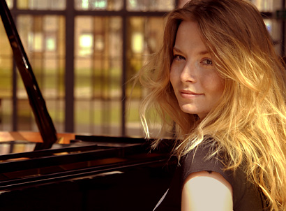 Wedding Singer - Laura Napier-Burrows